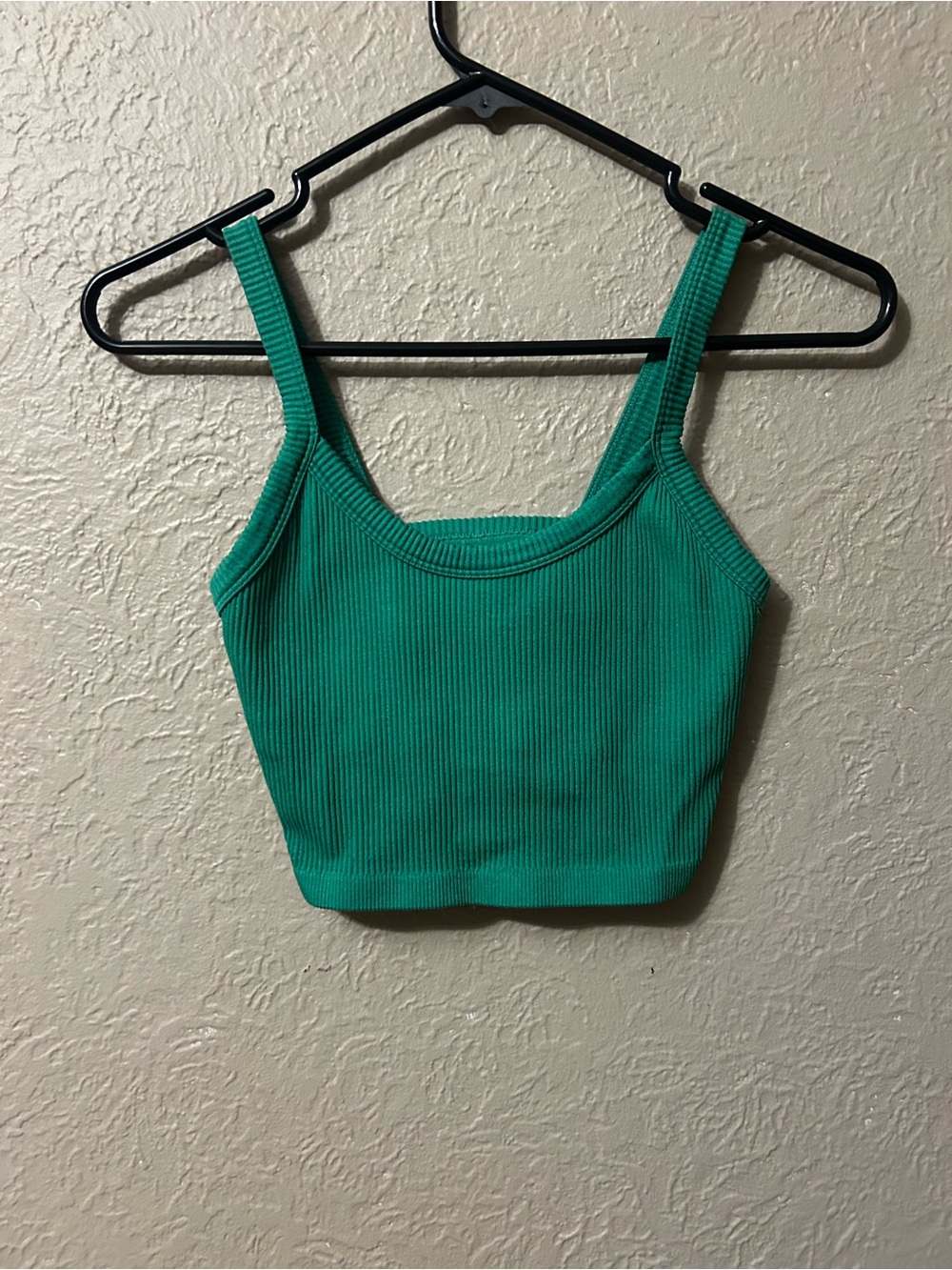 Women’s Green Ribbed Cropped Tank Top - Classic Scoop Neck